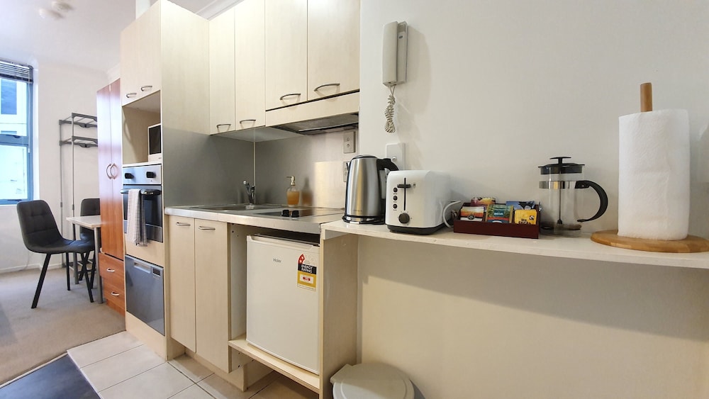 Private & Compact CBD Studio - Free Wifi view 3