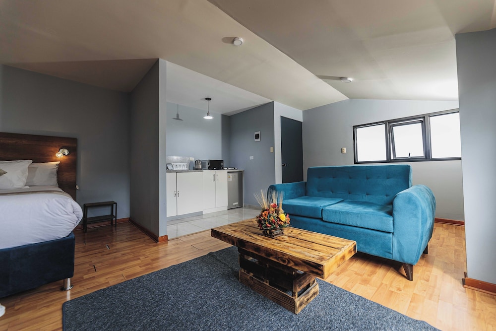 San Pedro Apartments