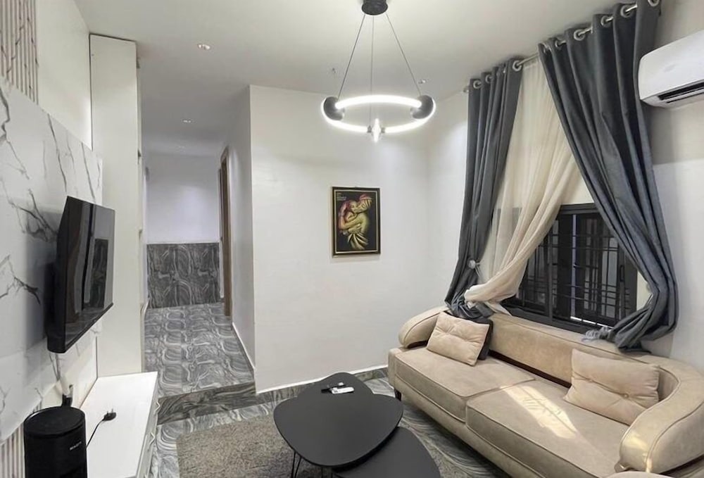 Deroche Apartment