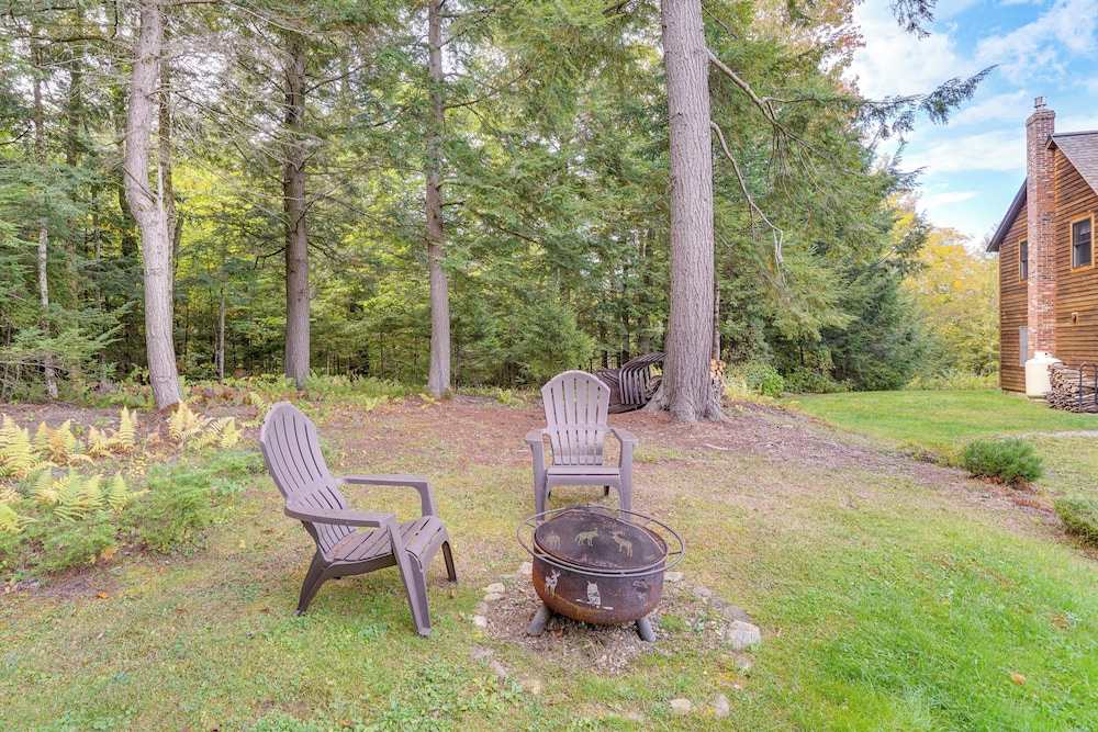 Cozy Log Cabin Near Mt Snow: Views, Modern Comfort