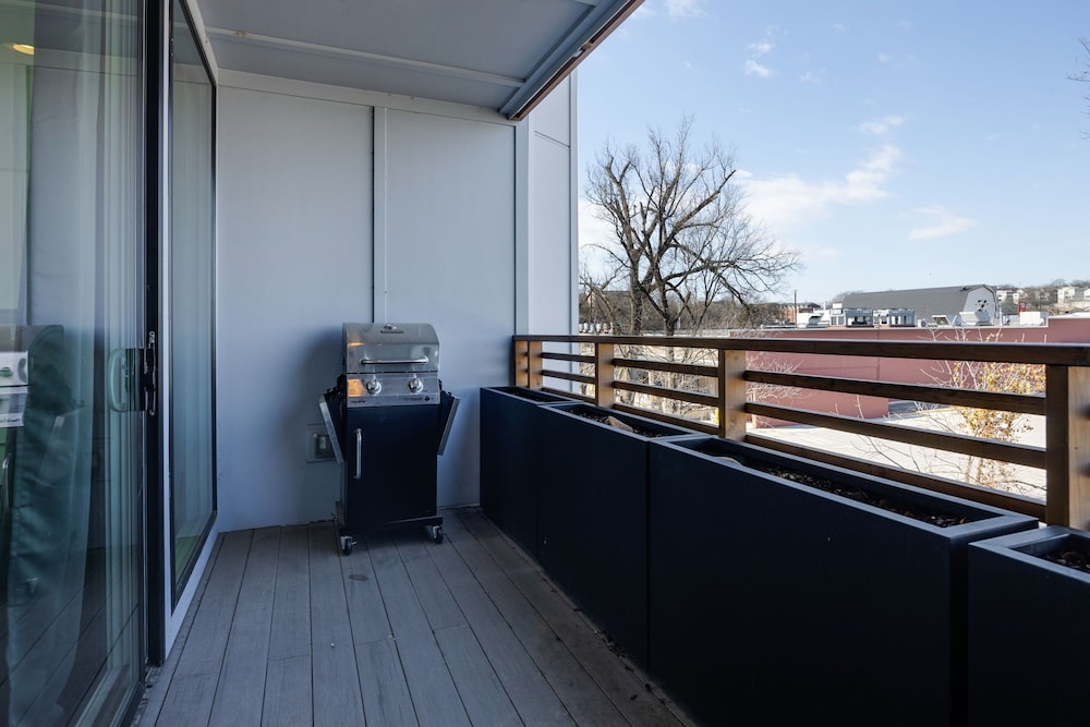 Nashville Notes - Sleeps 8 - Mins to Broadway!