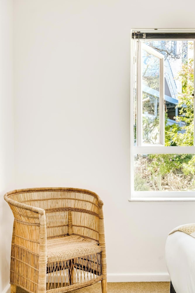 Chic 2bed in Camps Bay w Sea Views Bayview Rise