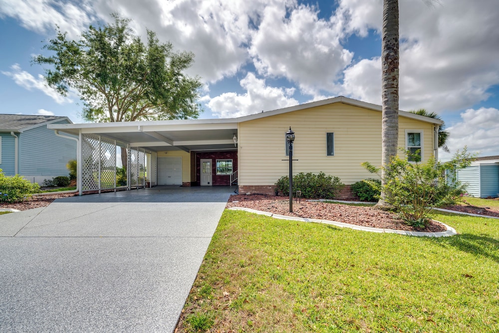 Hilltop Golf Course Cottage in The Villages!
