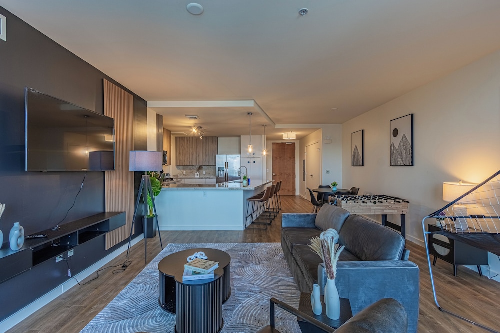ROVE LIVING/KL - 44 Monroe