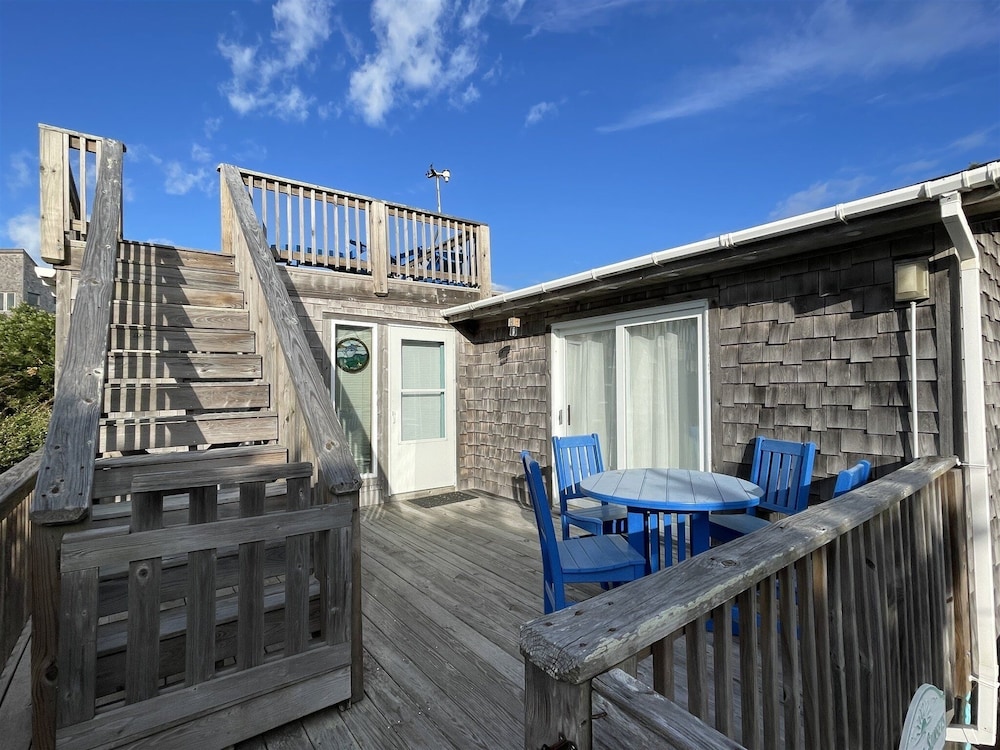 Chasing Sunsets 4 Bedroom Cottage
