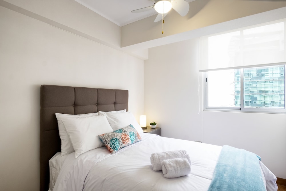 UR Place Rentals -2Bdrm Canvas Miraflore view 4