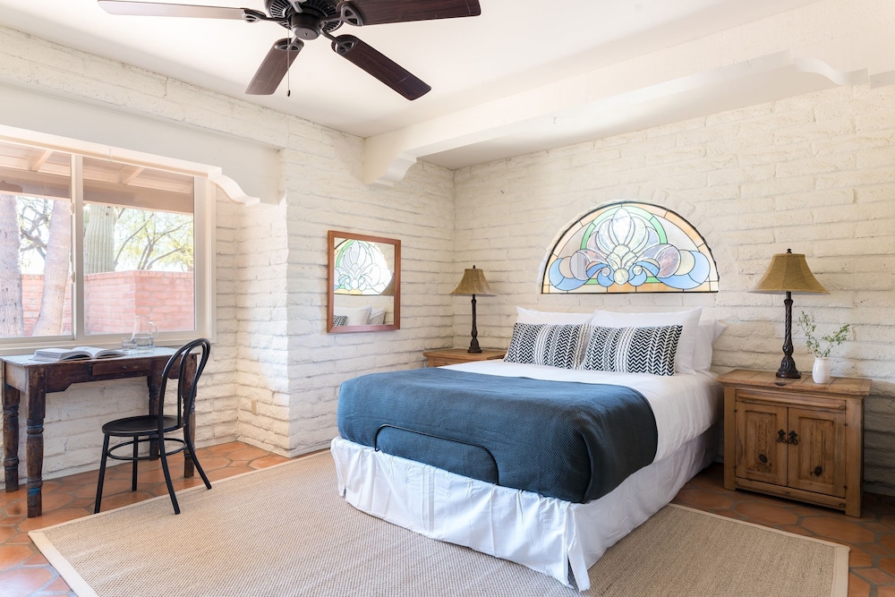 La Casona by Avantstay Gorgeous Spanish Style Oasis w Historic Charm Pool