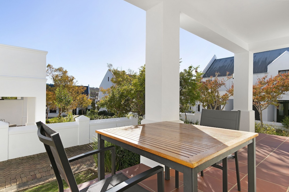 Winelands Golf Lodges at De Zalze