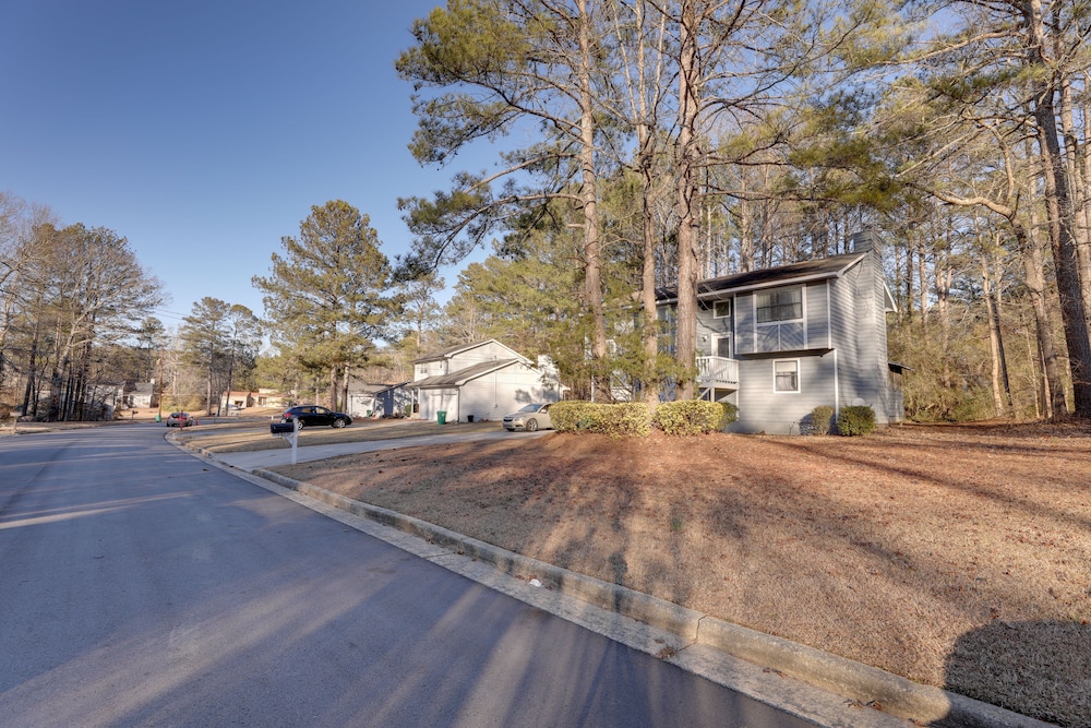 Lithonia Home, 5 Mi to Panola Mountain State Park view 3
