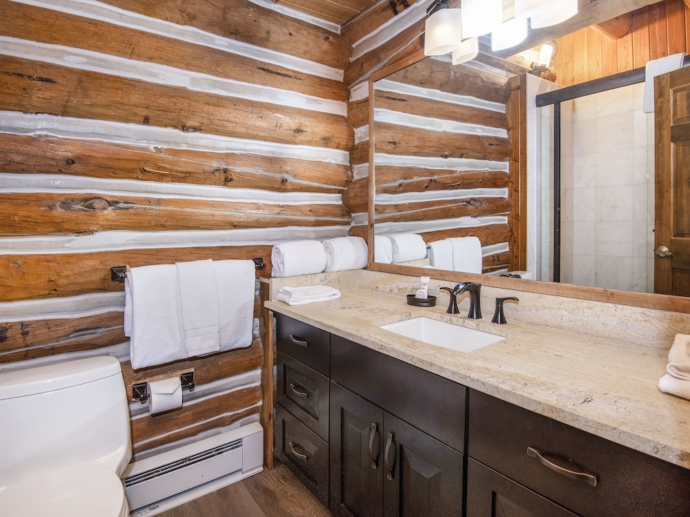 Timbercreek #10b 3 Bedroom Home by RedAwning