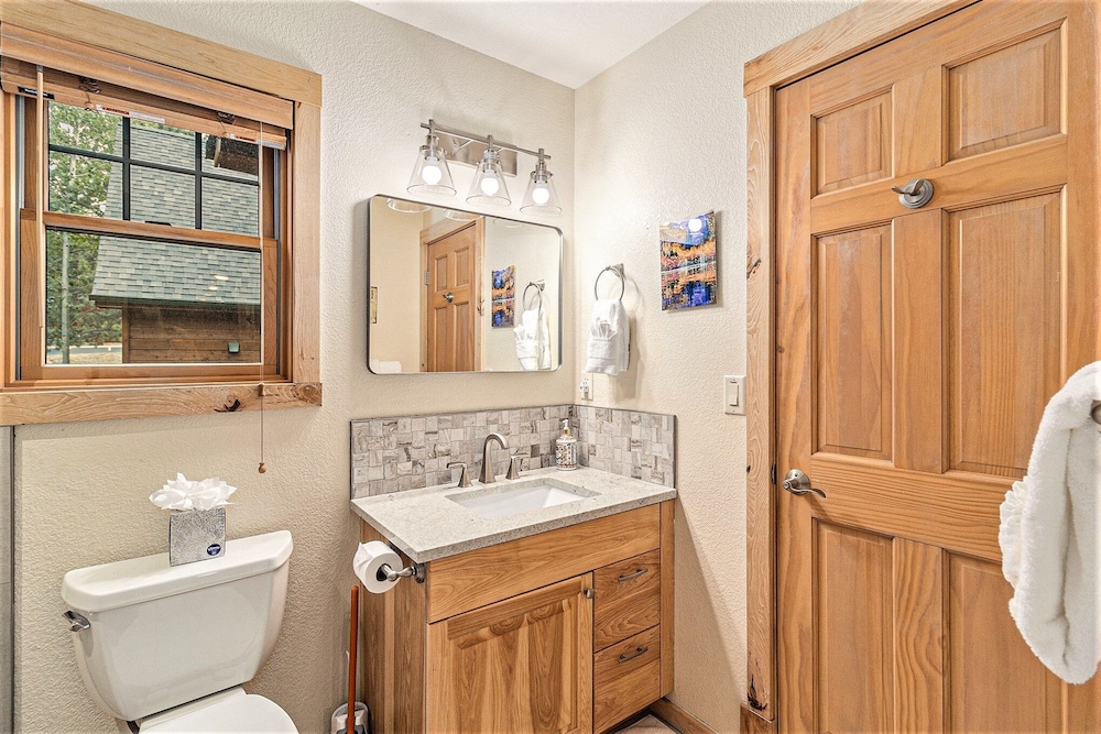 Solitude Beaver #3 - Estes Park 2 Bedroom Condo by RedAwning