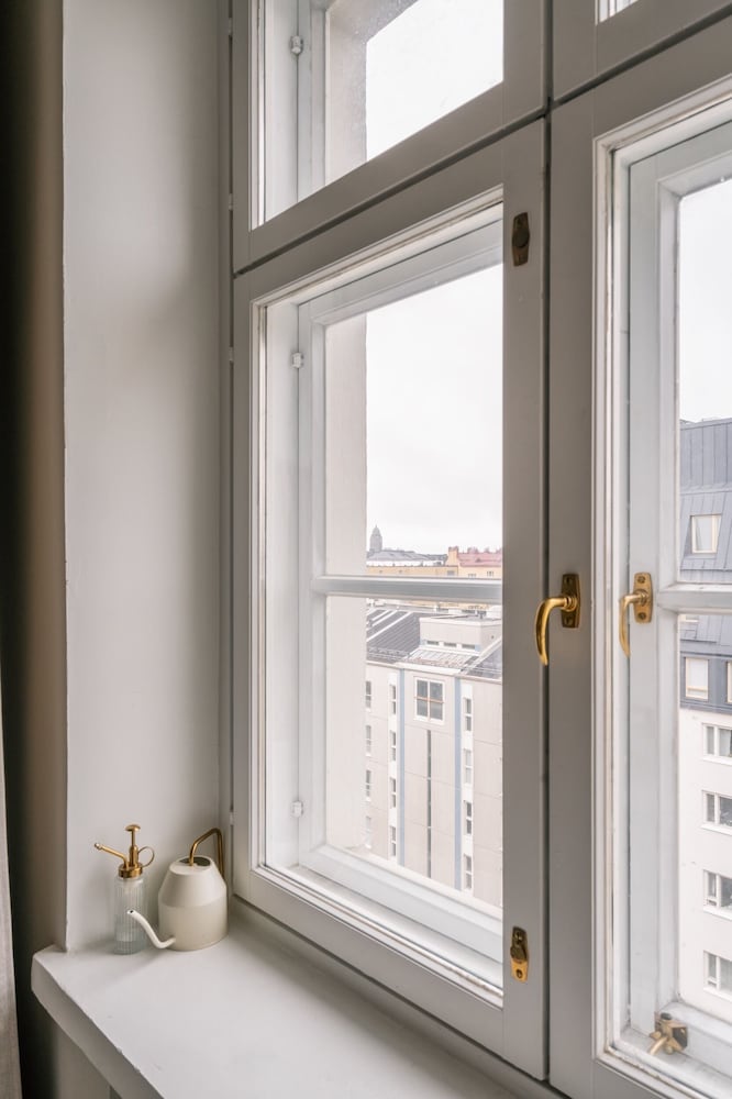 Modern Top-Floor Apt. in Helsinki