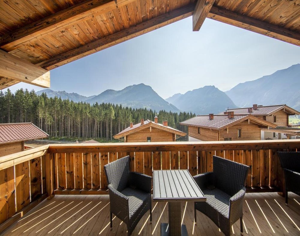 Stylish Alpine Chalet With Carport