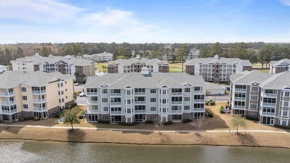 Magnolia Pointe Luster Leaf 4887-203 2 Bedroom Condo