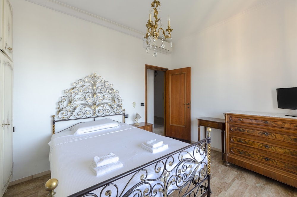 JOIVY Front Sea Apt With Big Terrace In Chiavari photo 2