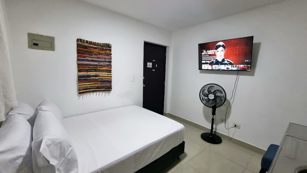 EDIFICIO SANTO TOMAS By Morada Bros.