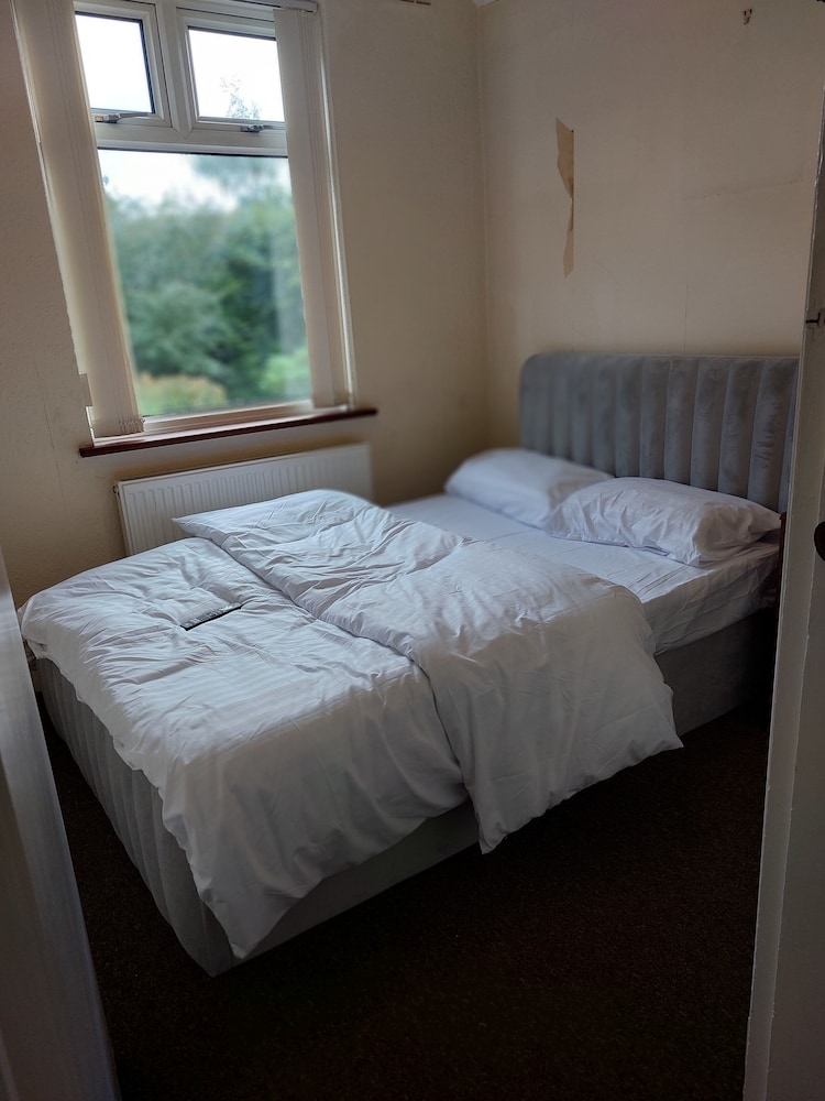 Birmingham Blissful Retreat With 3 Bedrooms