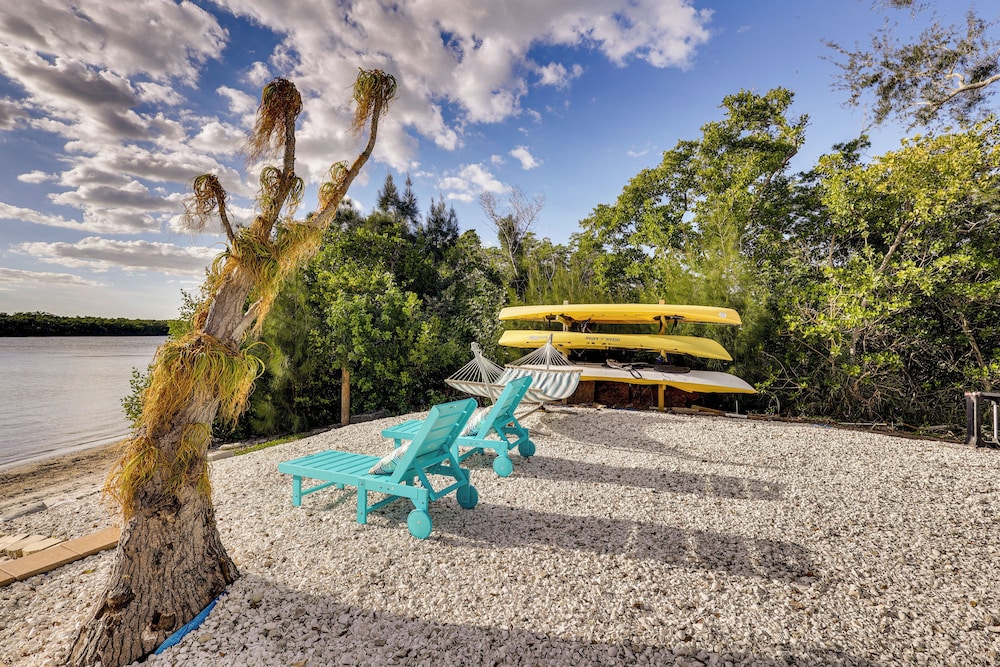 Private Beach: 'hidden Shack By the Bay' in Ruskin