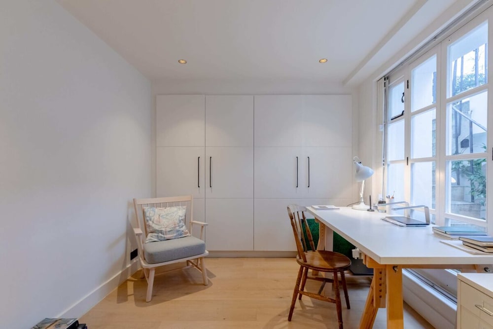 Chic 1BD Flat W/private Terrace Knightsbridge!