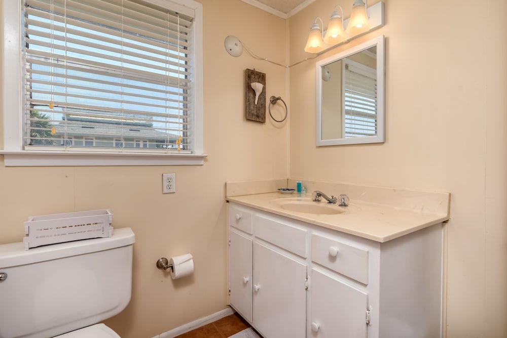 Casa Azul - 315 Port Royal 3 Bedroom Home by RedAwning