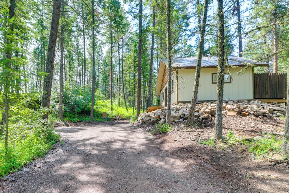Dreamy Montana Cabin: Short Drive to Flathead Lake