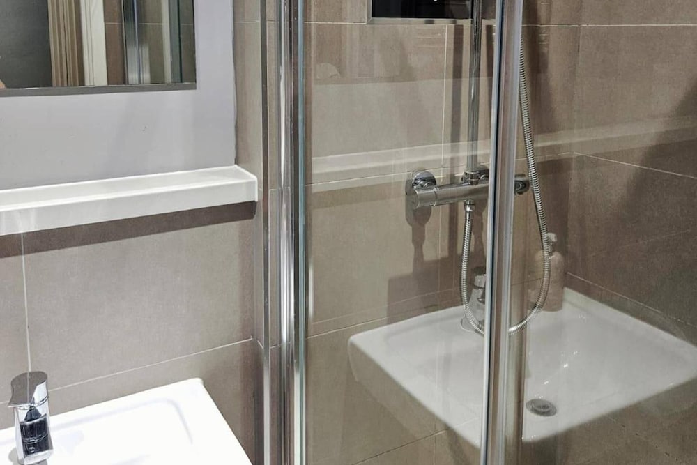 London Heathrow Luxury Apartment - Fully Equipped