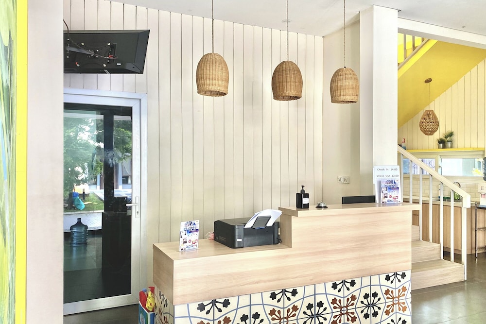 Lobby & Reception