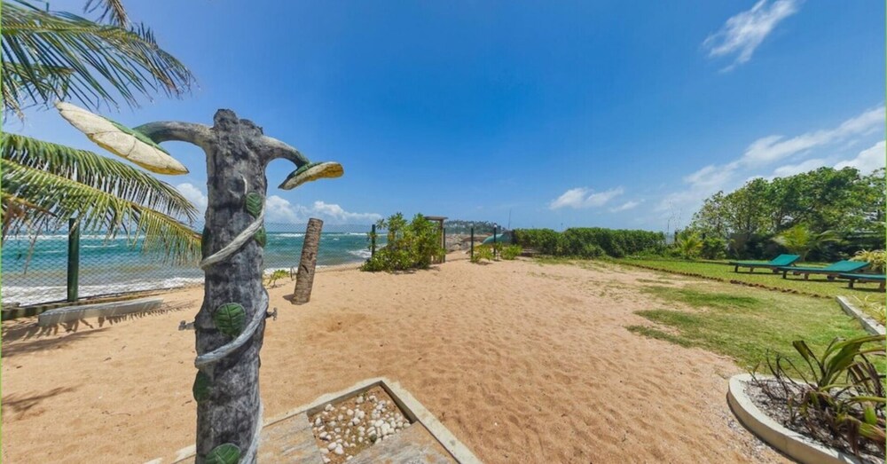 Manara Beach Resort