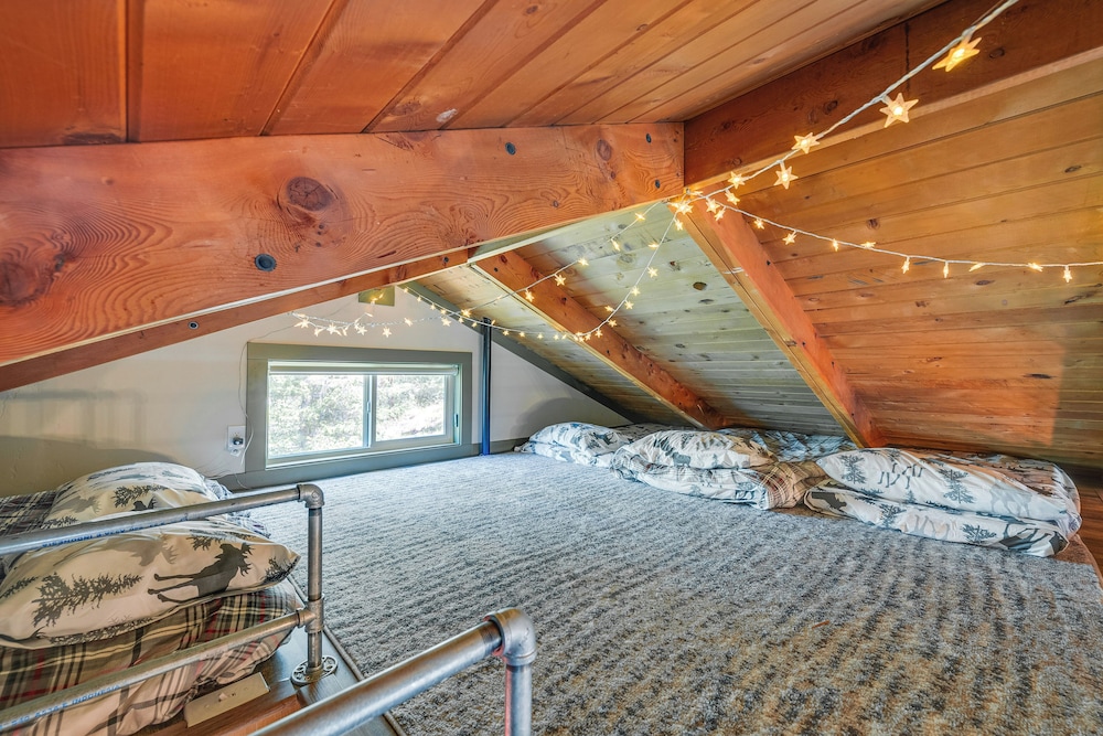 Lake Access, Mtn Views: 'cooks Cabin' in Kamas!