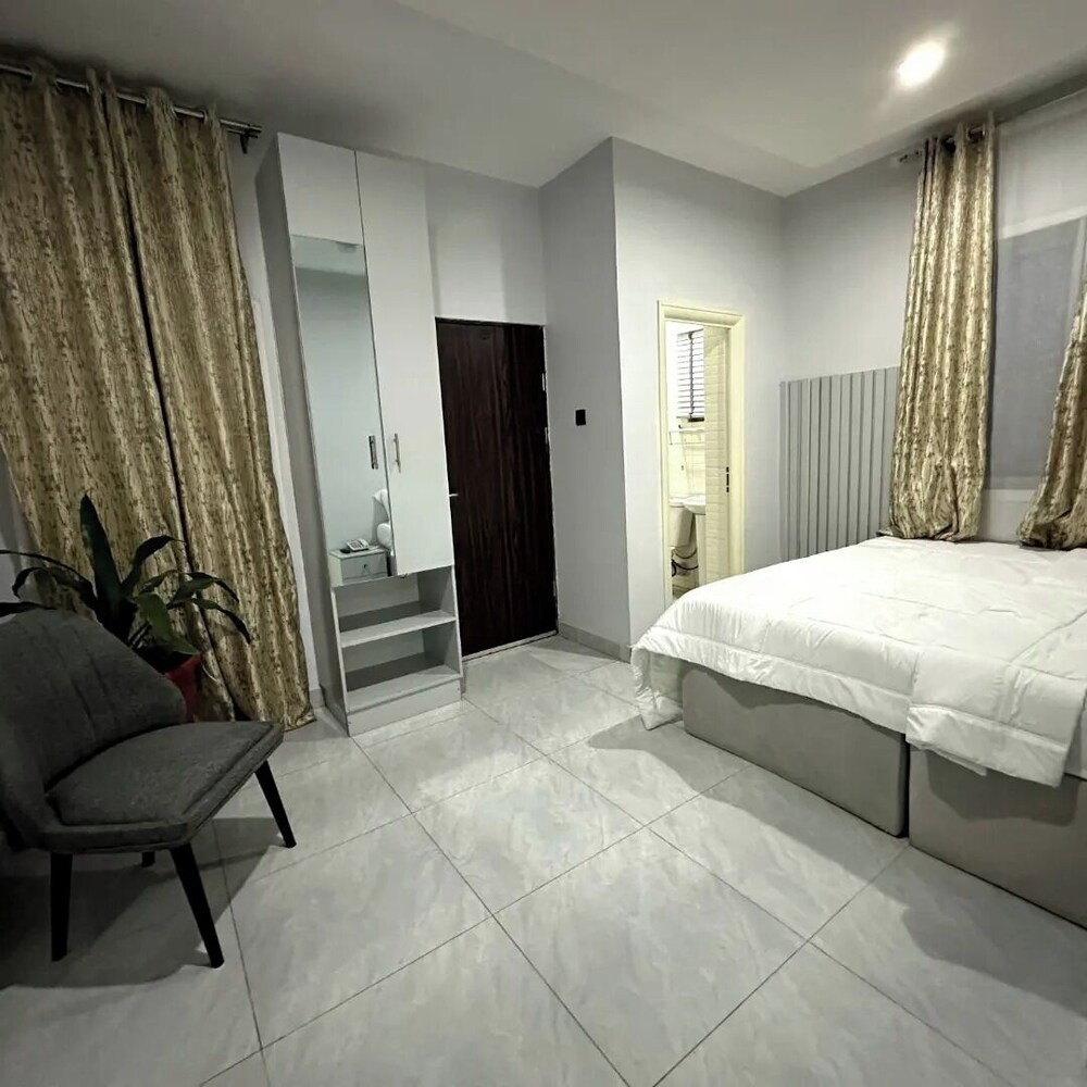 Bott Apartment