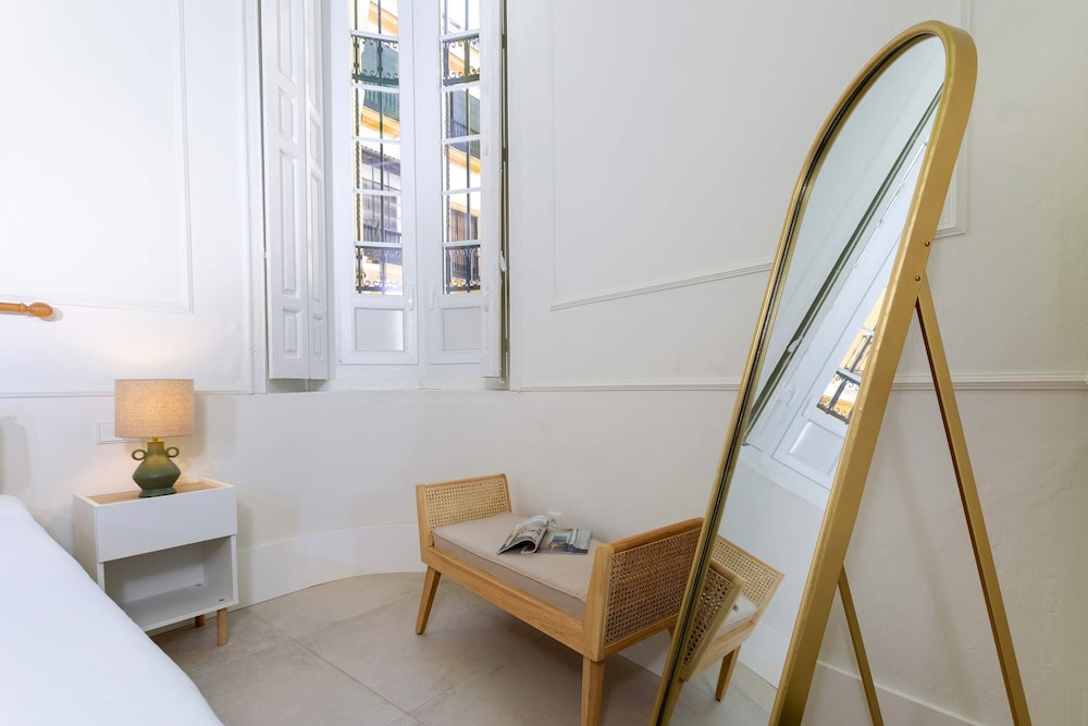 Stylish Apartment in Central Seville. Boteros