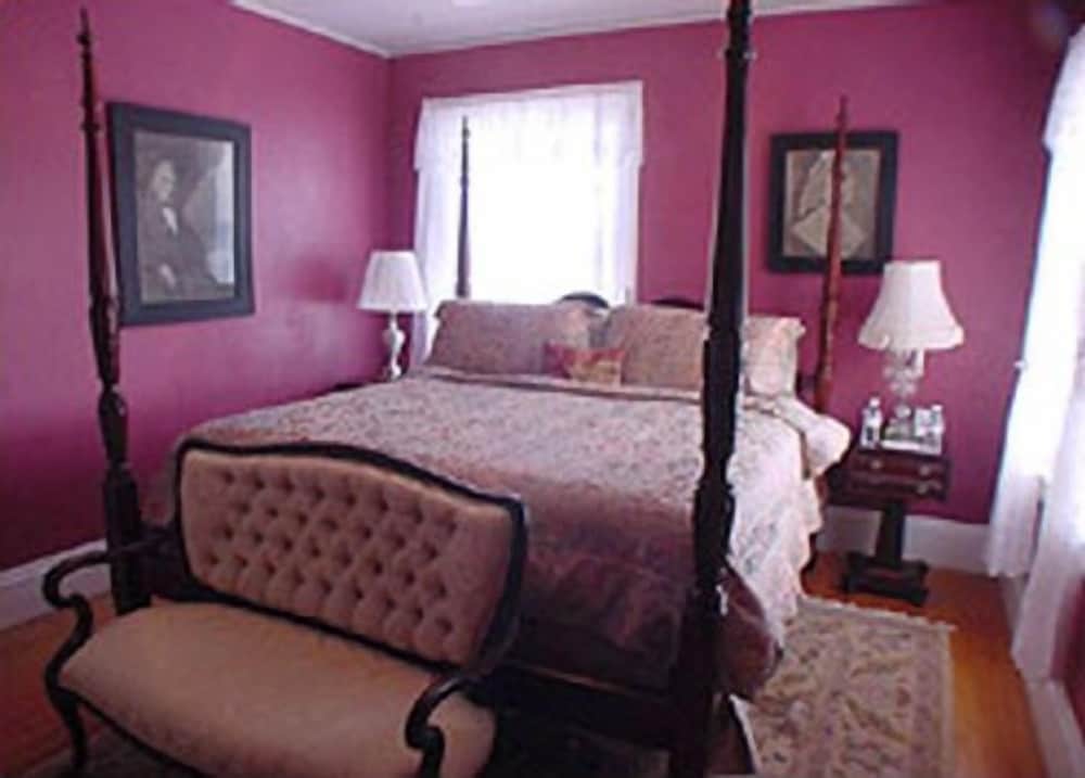 The Charles Newhall House