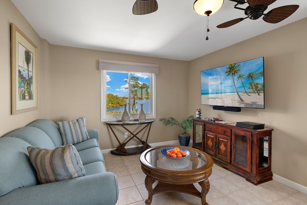 21381 Widgeon Point 6 Bedroom Estate