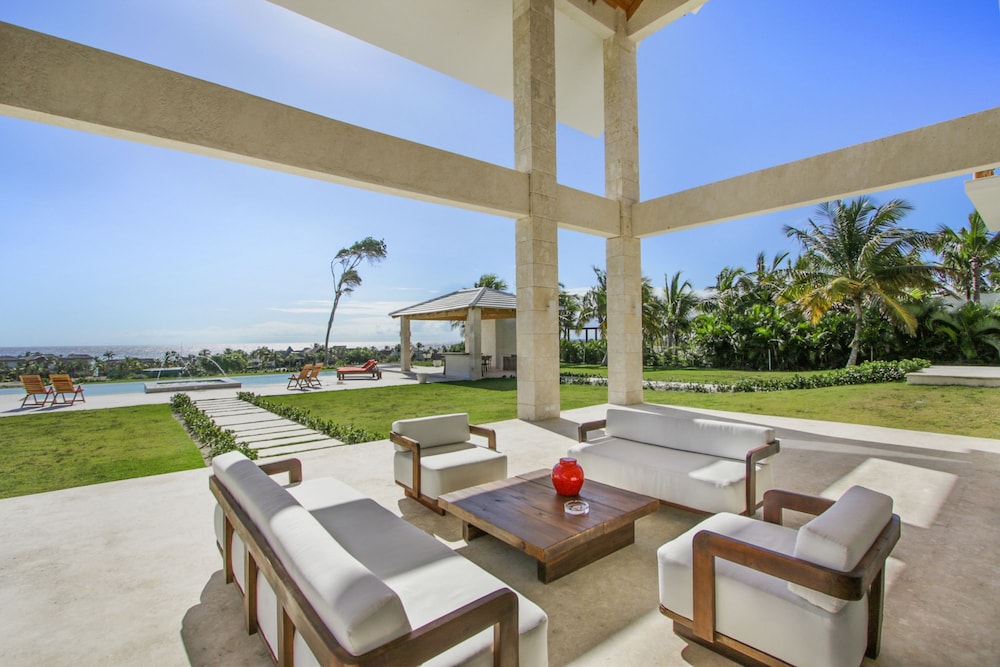 Stunning 6BR Villa With Ocean View in Cap Cana