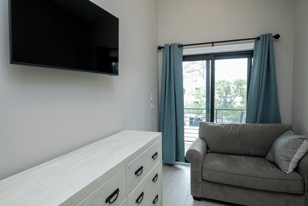 Experience Modern Coastal Living in This Beautifully Designed 4-bed, 4-bath Home