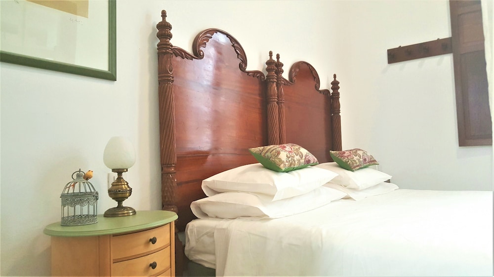 Los Canaritos Guest-House