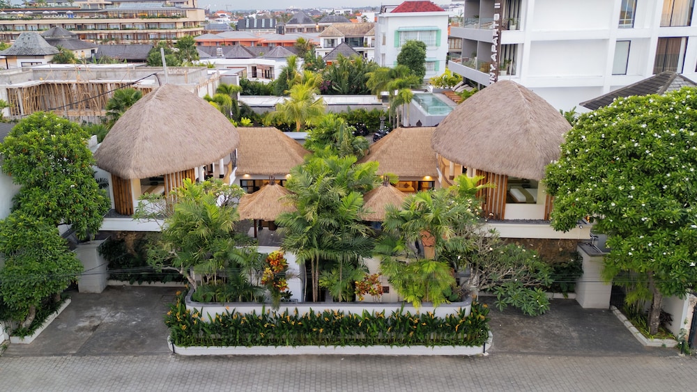 Aragreen Berawa Villa