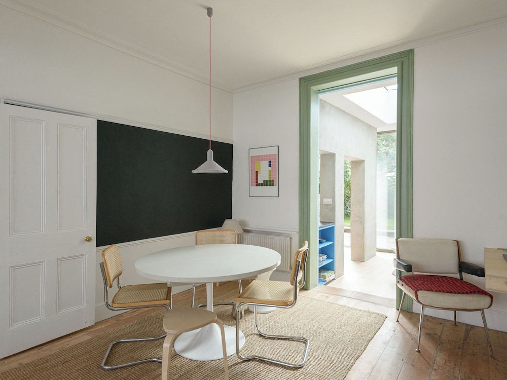 Beautiful 3 Bedroom Home in Bristol