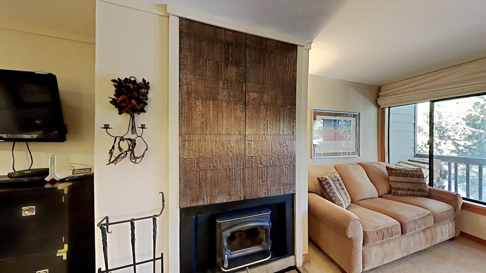 Spacious Condo with Full Kitchen - Steps Away from Summer Hiking and Biking Adventures! by RedAwning view 2