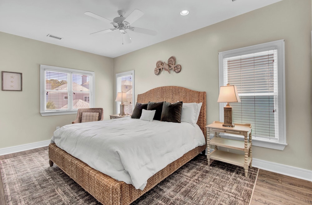123 Grand Pavilion by Avantstay Steps From Beach view 4