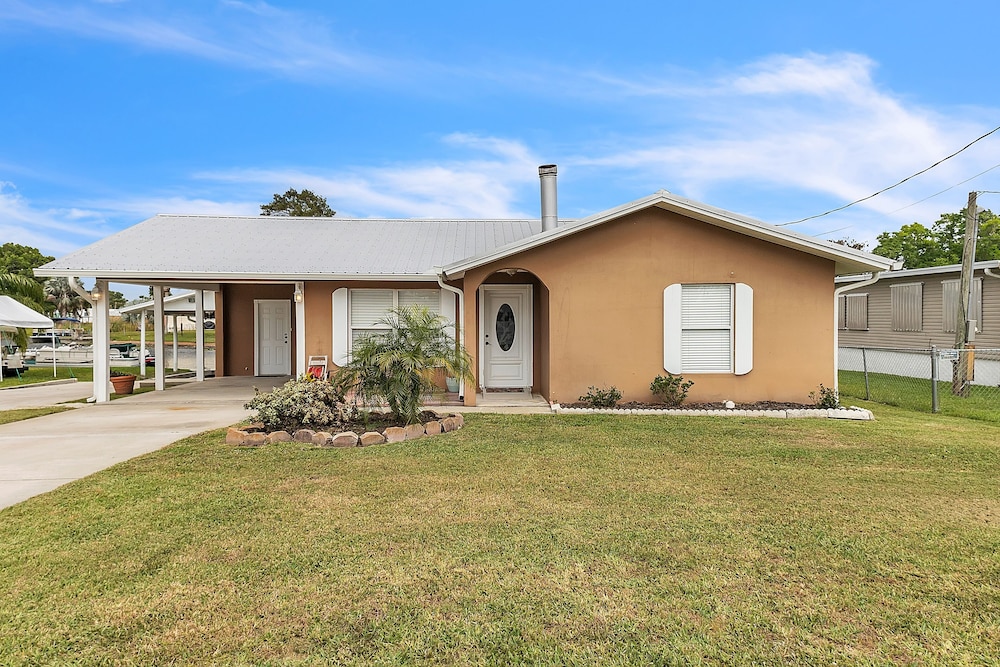 Cozy And Relaxing Fishing Retreat 3 Bedroom Home
