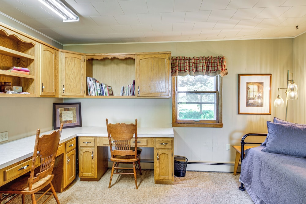 Pioneer-era Retreat in Sanborn w/ Museum Access