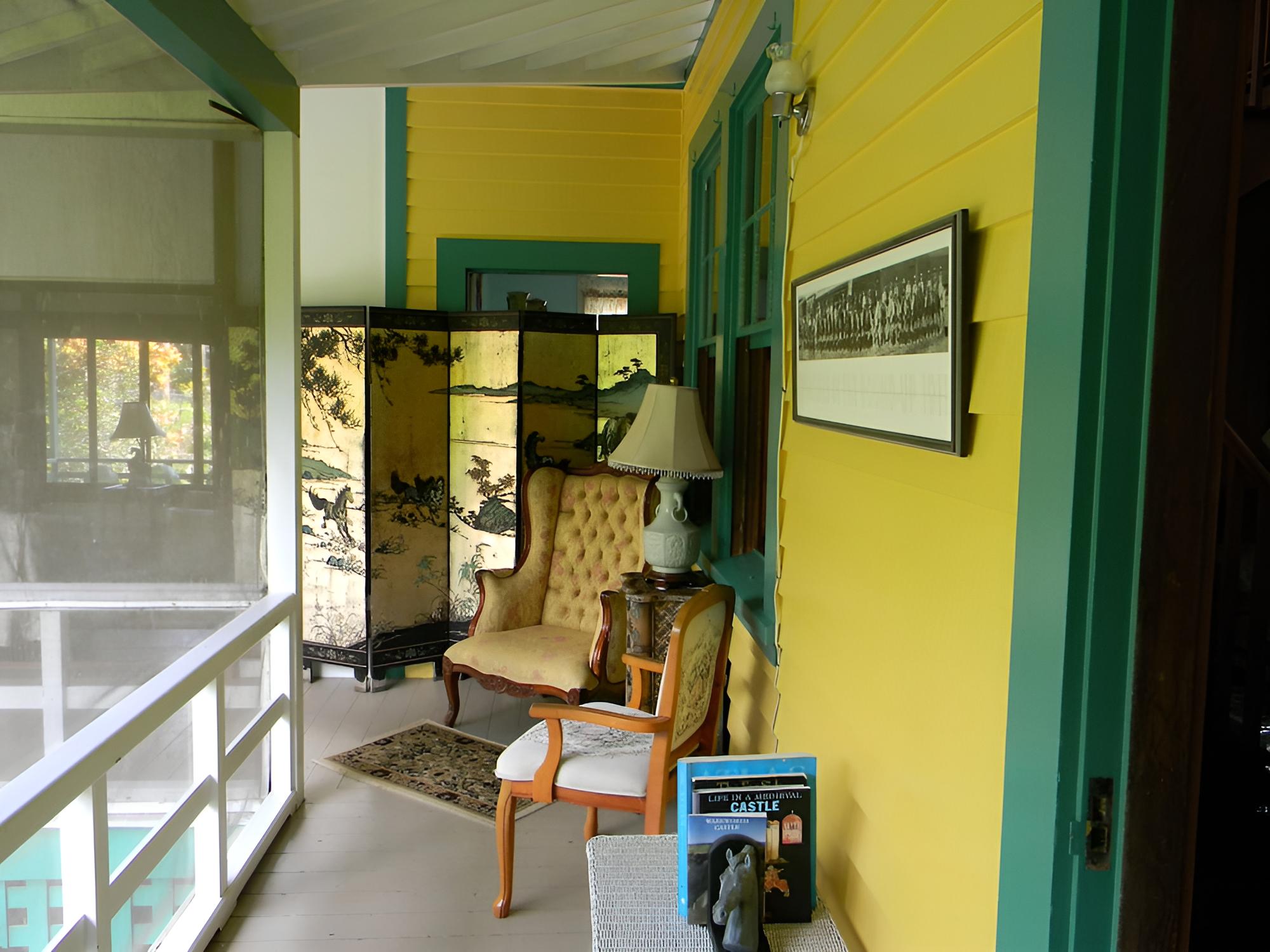 Maureen's Bed & Breakfast
