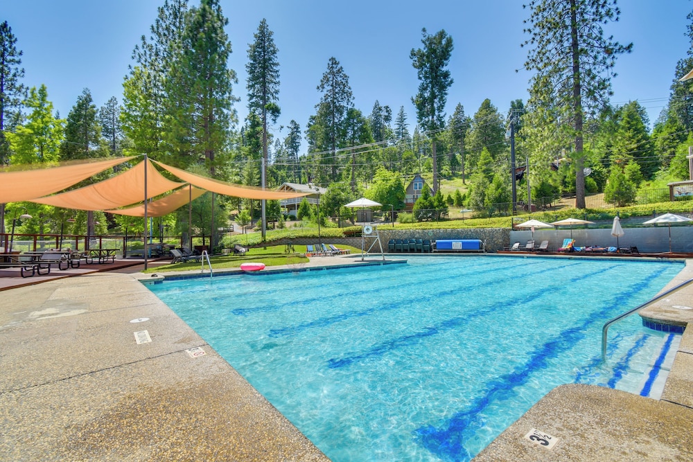 Sleek Blue Lake Springs Retreat w/ Deck & Yard!