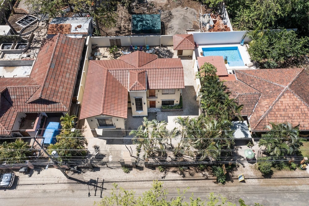 Freshly Updated 3BR With Pool Walk to the Beach Casa Luz de Luna