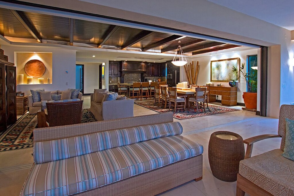 Comfortable 4 Bedroom Condo - Property Image 6