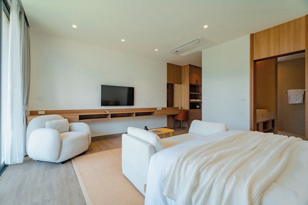 Modern Tropical Pool Villa - Saiyuan