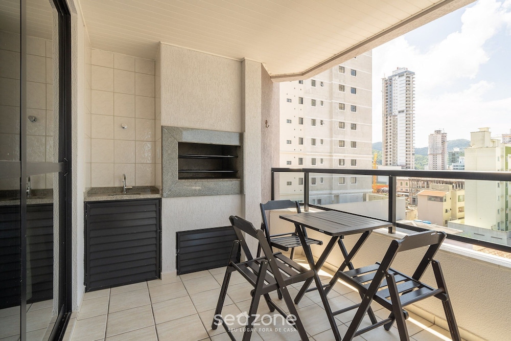 Apt With sea View and Barbecue in Itapema Gbl601