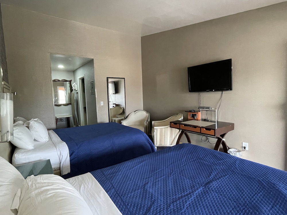 Crown Motel
