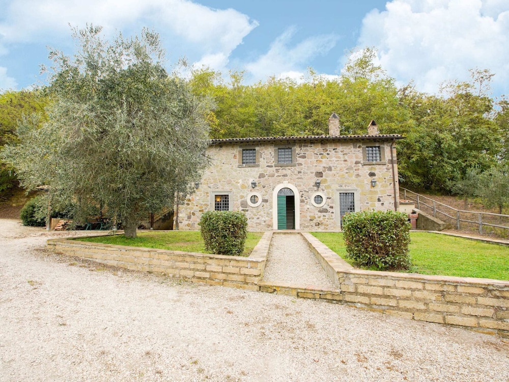 Villa in Rome With Pool & Stunning Views